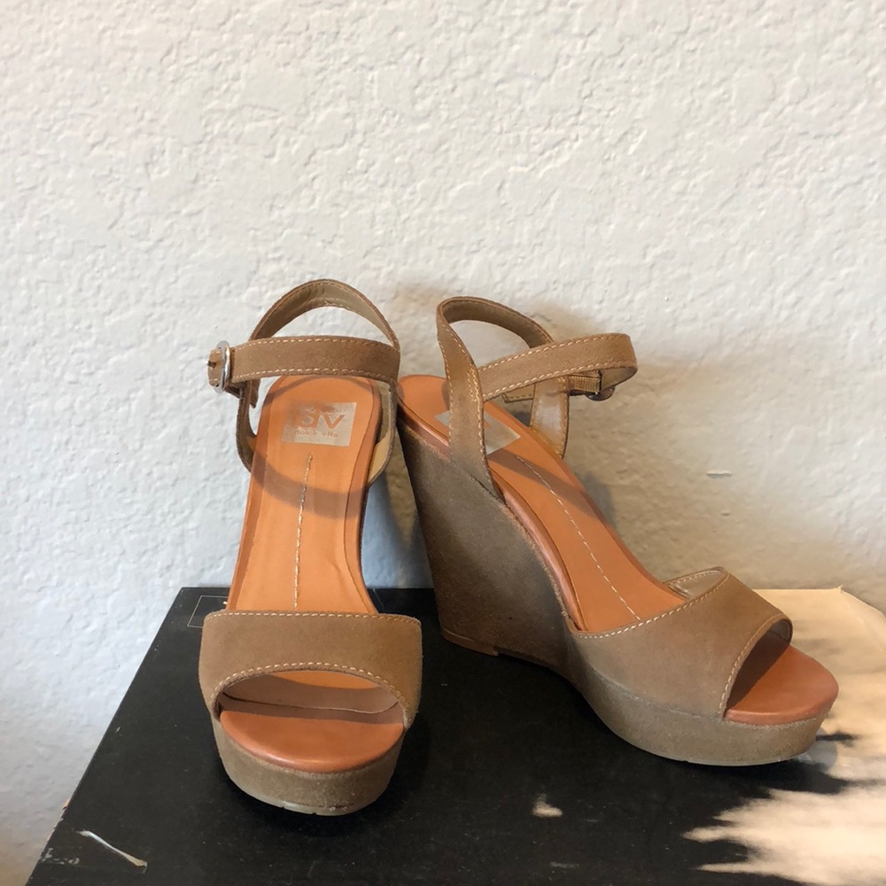 Dolce Vita | Tan Wedge